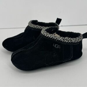 UGG Baby Tasman Black Suede Slippers Cozy Shoes Size 4/5 (12-18 months)